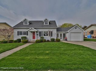 723 Sunset Dr, Dickson Cty, PA 18447