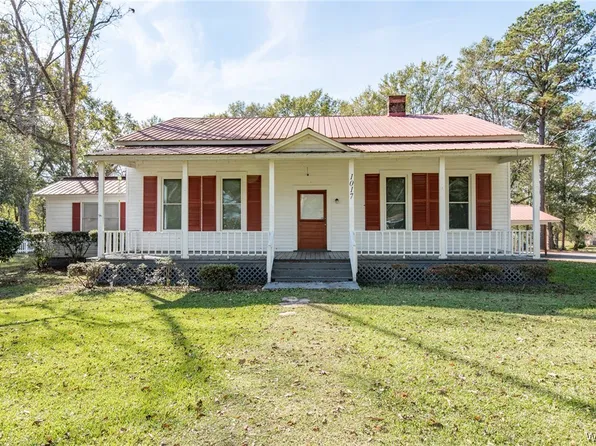 1017 Mesopotamia St, Eutaw, AL 35462