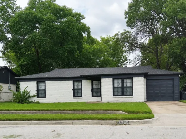 4200 Pate Dr, Fort Worth, TX 76119