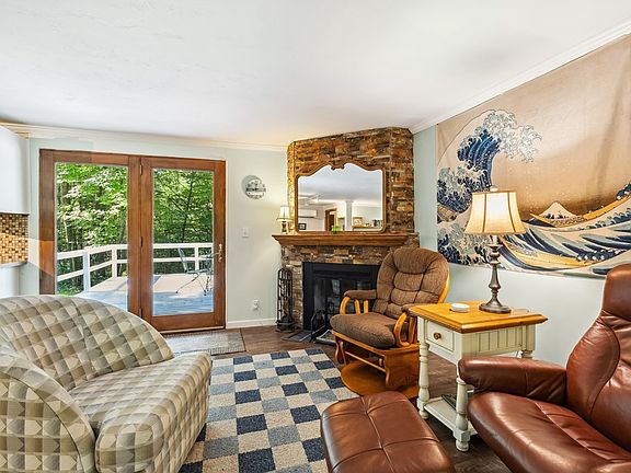 4th image of 5989 Wildwood Ln
