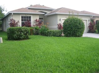 568 Crossfield Cir, Naples, FL 34104