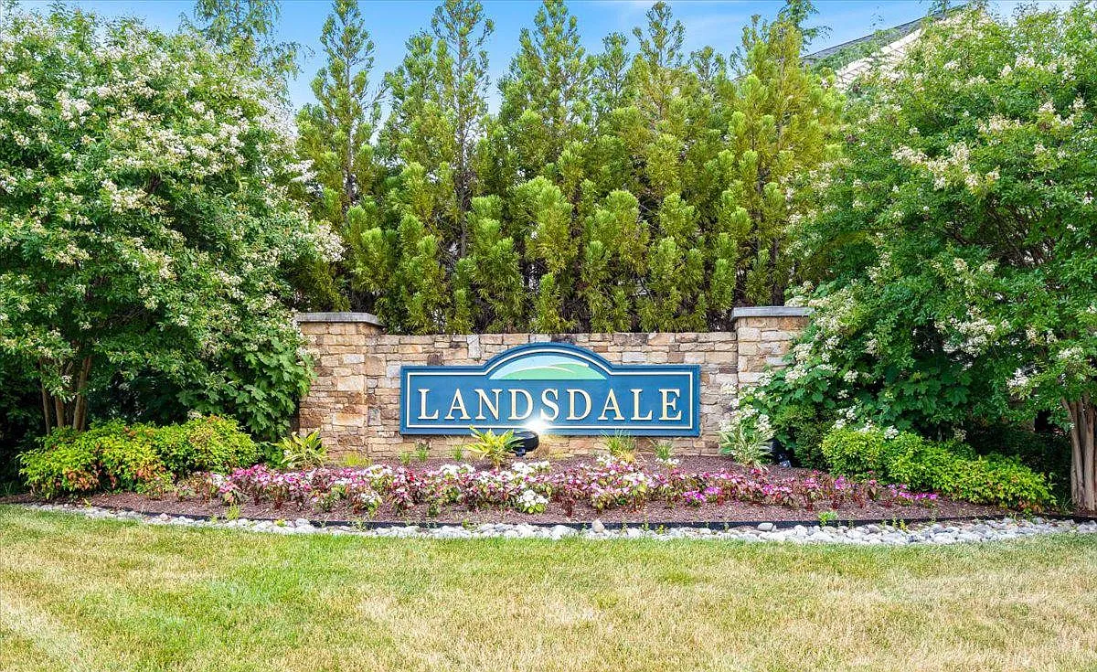 4 bed, 3.5 bath, 2450 sqft, $2,800 — Photo 1