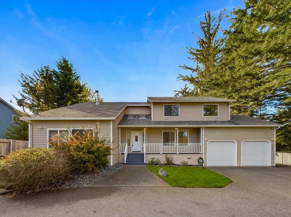 1236 McCartney Ln, McKinleyville, CA 95519