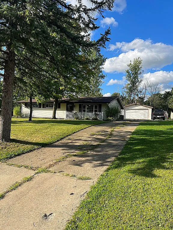 1515 Pike Pkwy photo 1