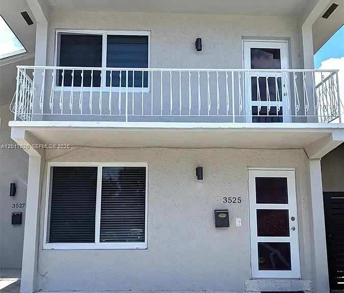 3525 SW 25th Ter #1 — Photo 1