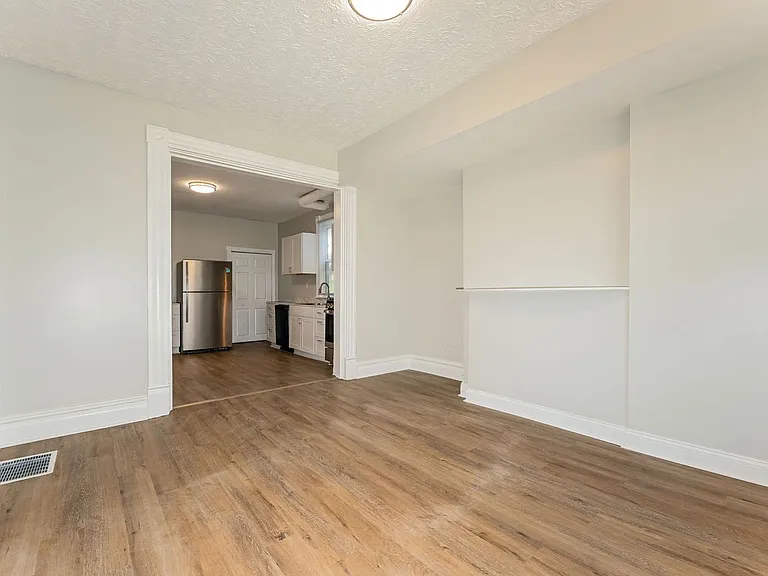 4 Kuhn St — Photo 4
