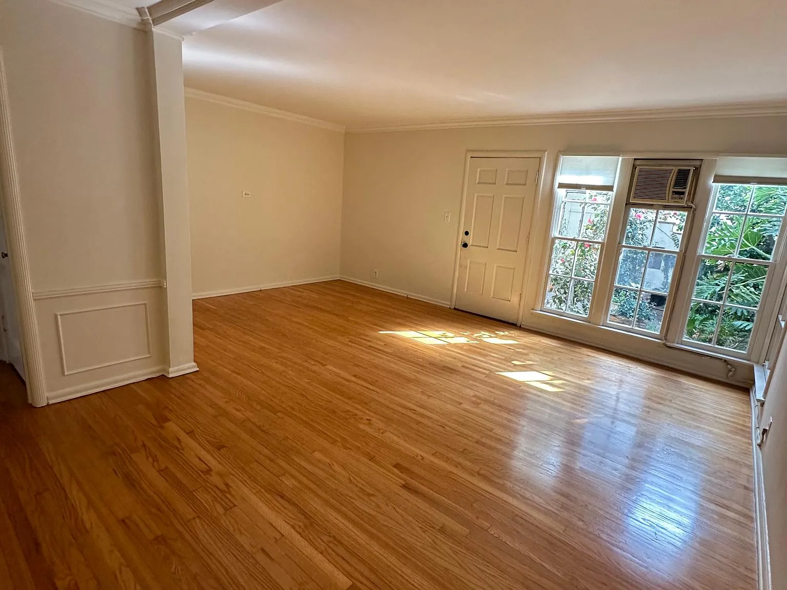 1 bed, 800 sqft, $2,400 — Photo 4