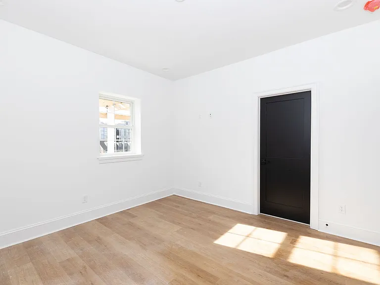 3200 Holly Rd — Photo 18
