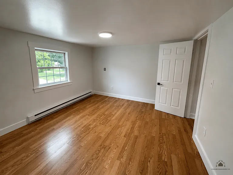 37 Windsor St — Photo 12