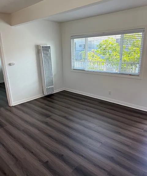 702 Manhattan Ave #D — Photo 2