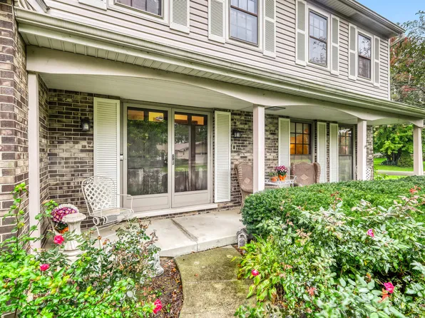 311 Clearbrook Ct, Schaumburg, IL 60193