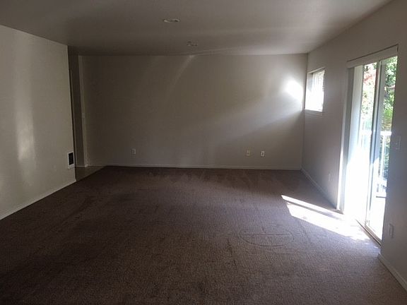 5th image of 10110 Mountain Loop Hwy #28