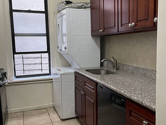 3rd image of 1040 Bushwick Ave APT C14