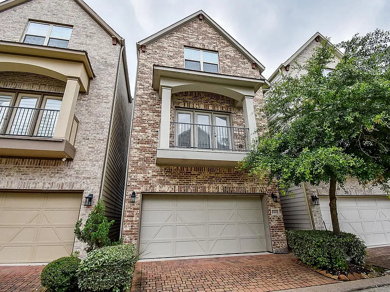 8413 Water Oak Pass Dr — Photo 1