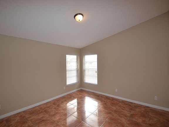 4th image of 1426 Lund Ave