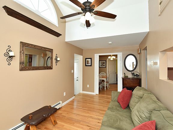 3rd image of 86 5th Ave