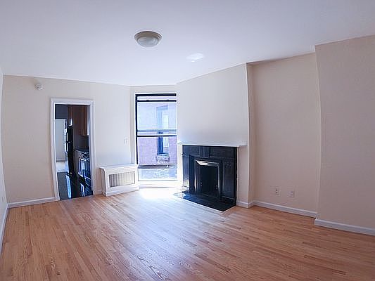5th image of 152 E 84th St APT 6H