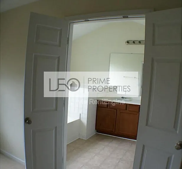 3168 Meadow Point Dr — Photo 7