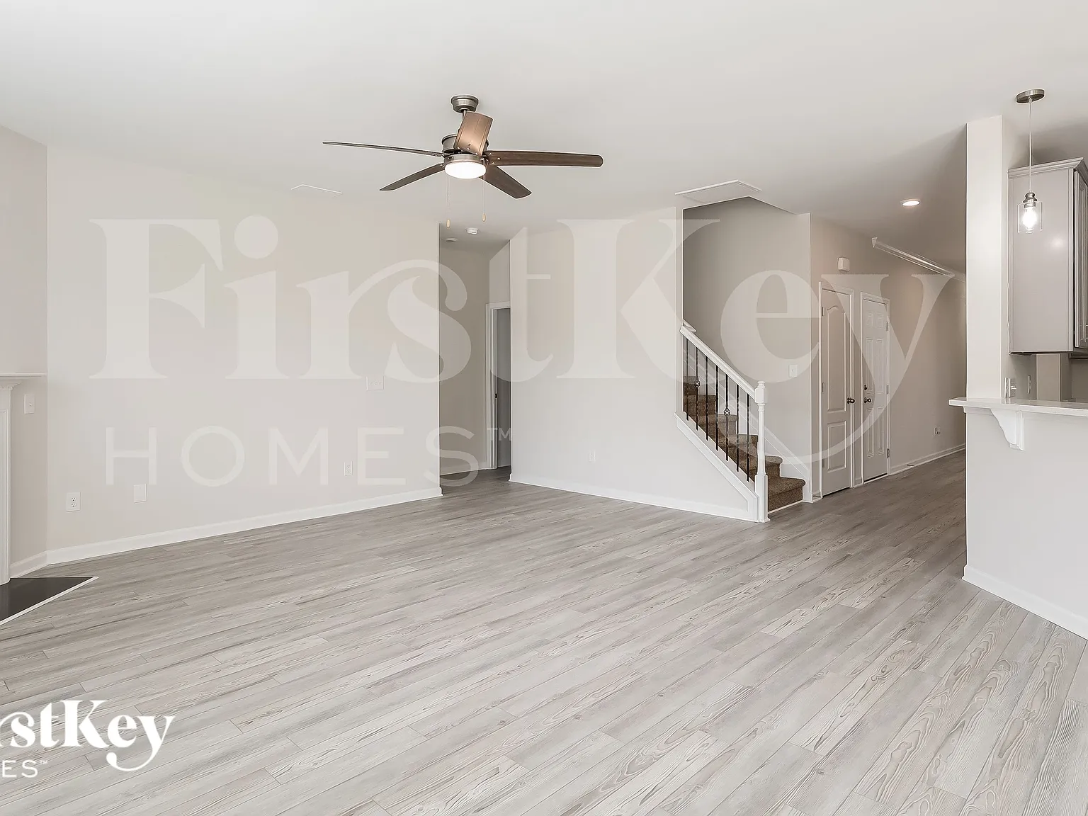 5 bed, 4.5 bath, 3240 sqft, $2,490 — Photo 3