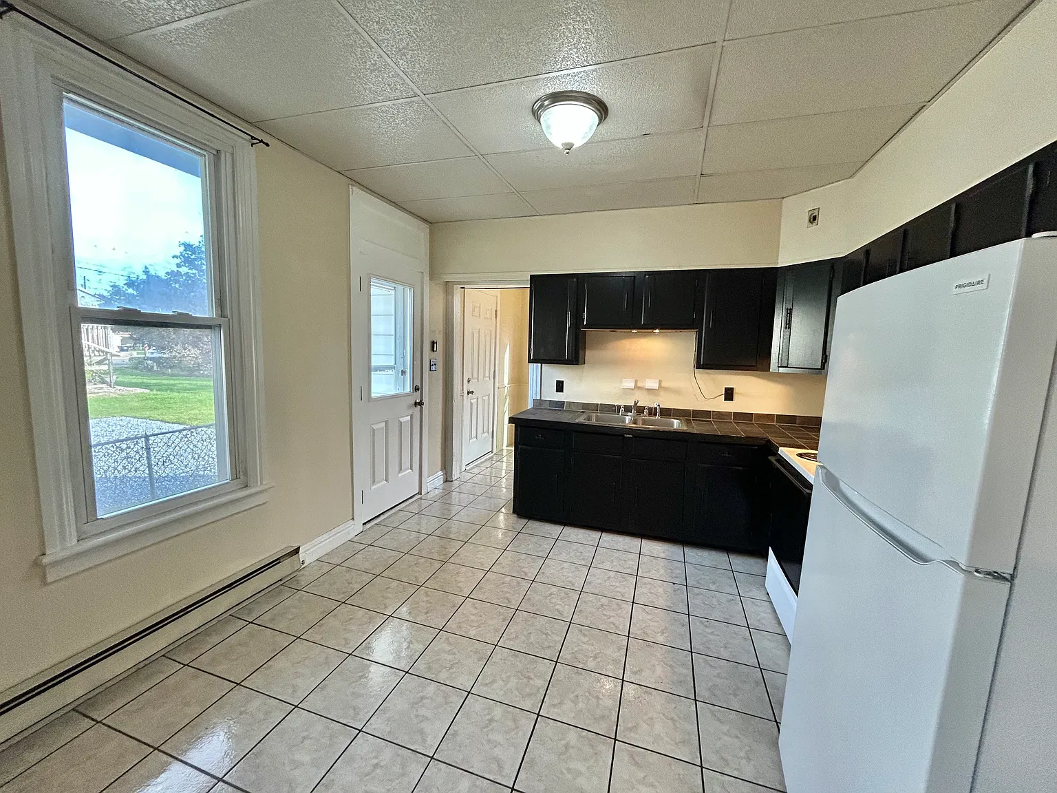 146 N Harrison St — Photo 3
