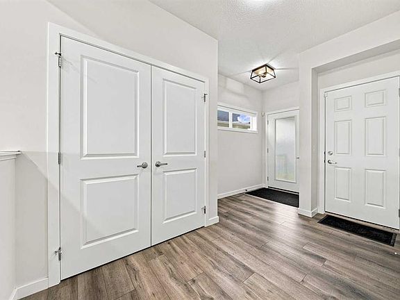 3rd image of 223 SE Savanna Way NE
