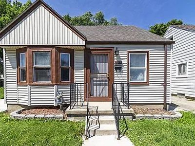 8249 Robson St, Detroit, MI, 48228
