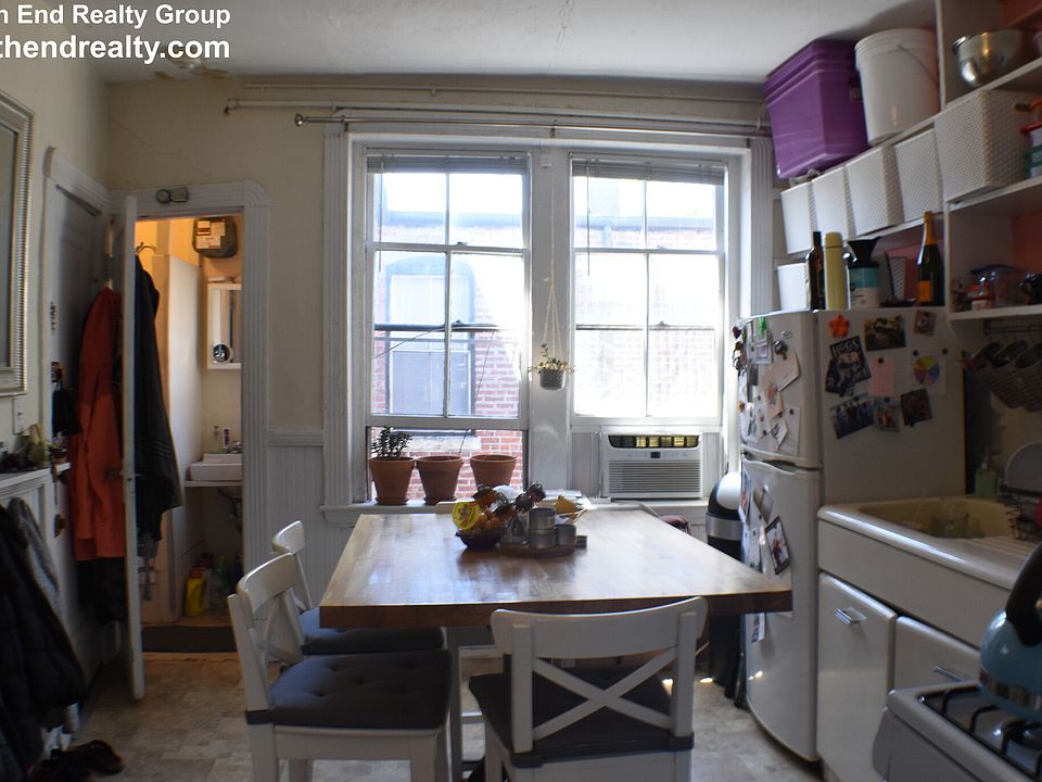 1st image of 74 Myrtle St APT 9