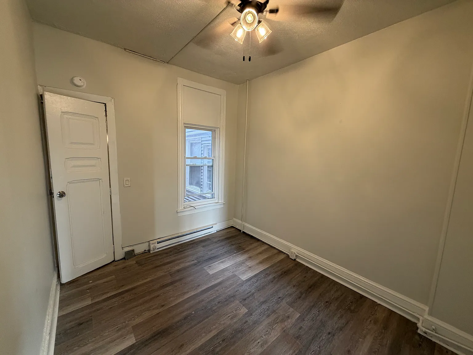 2 bed, 800 sqft, $975 — Photo 2