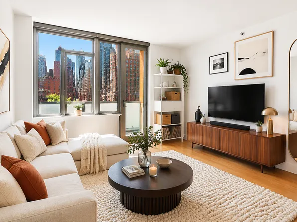 464 West 44th Street image 1 of 12