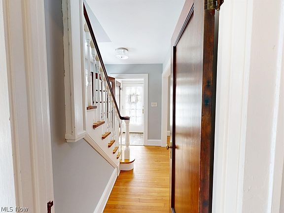 3rd image of 3001 Coleridge Rd