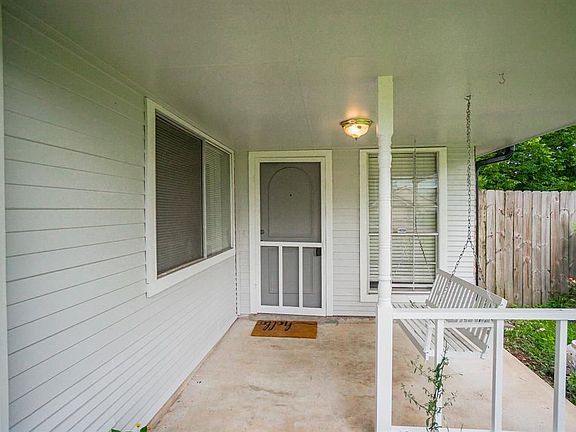 2nd image of 10834 Parkland Woods Dr