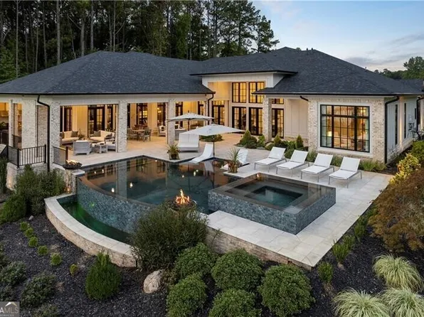 3085 Lake Park Dr, Jonesboro, GA 30236