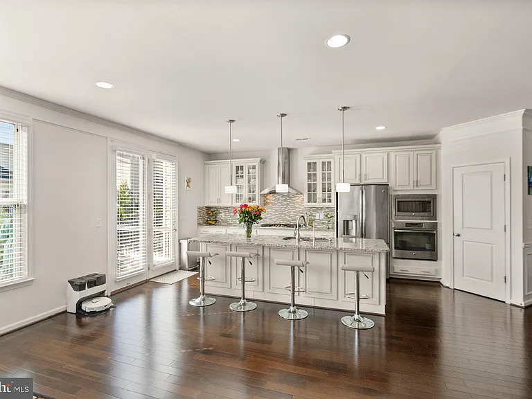 23491 Epperson Sq — Photo 4