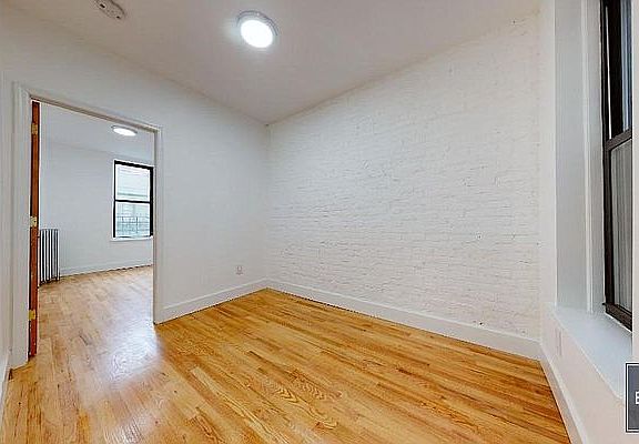 4th image of 121 E 97th St #43A