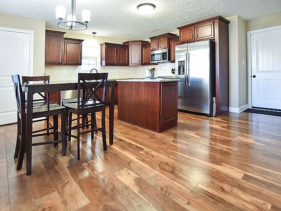 5th image of 3741 Windhaven Dr