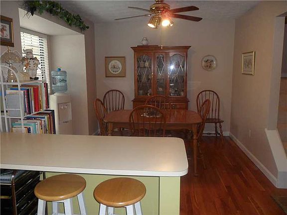 4th image of 578 Thorncliffe Dr