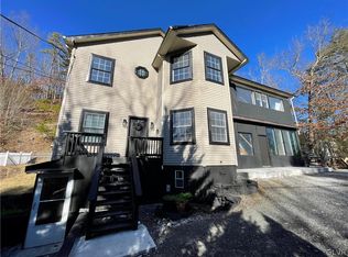 317 Lower Lakeview Dr, East Stroudsburg, PA 18302