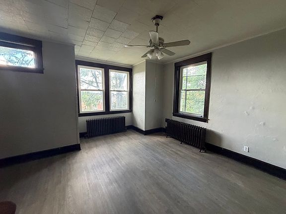 2nd image of 219 Suncrest St