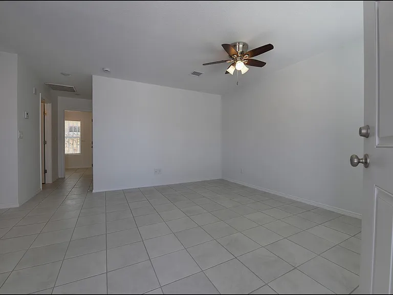 4626 Maxwell Ave — Photo 8