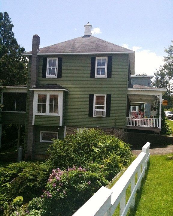 2nd image of 18 Champlain Ave