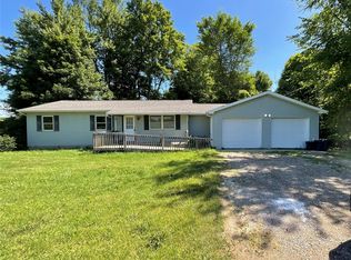 942 Angle Rd, Lapeer, MI 48446