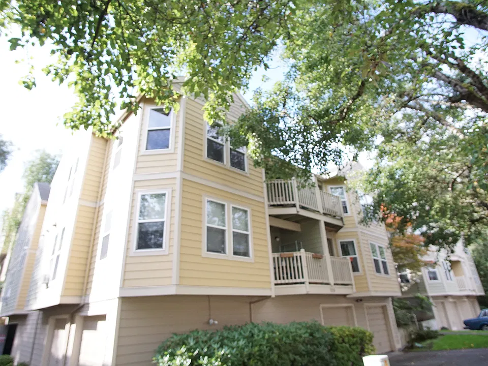 Lair Hill Apartments