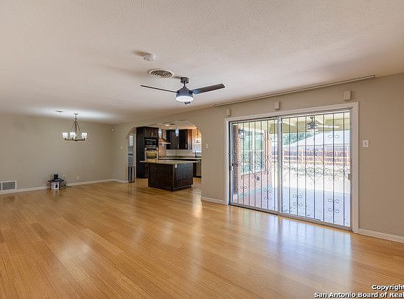 4th image of 217 Atwater Dr