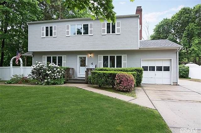 1st image of 4 Westbrook Ln