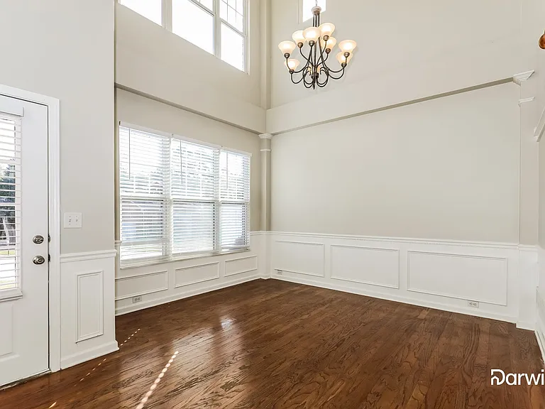 5521 Village Trce — Photo 7