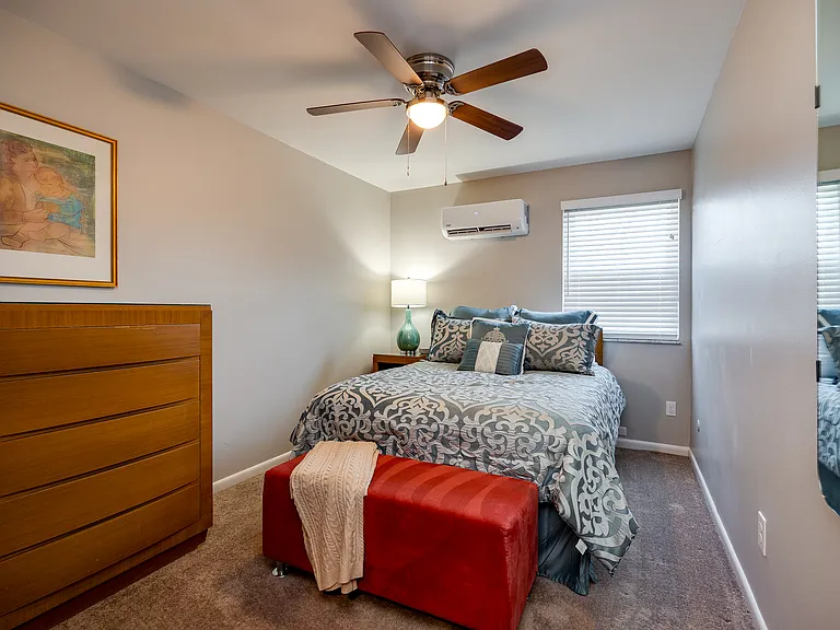 827 Wilmington Ave #6 — Photo 9