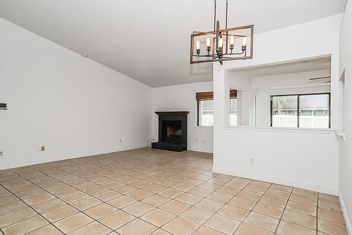 1728 Indian Springs Dr — Photo 7
