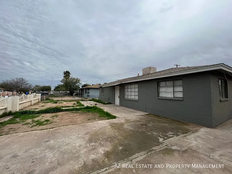 2233 E Wood St — Photo 21