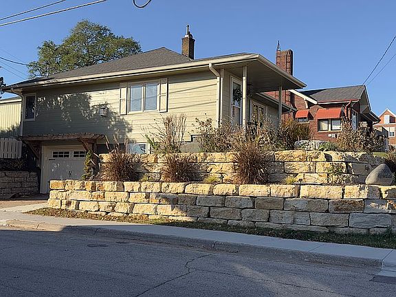 2nd image of 2020 Rosedale Ave