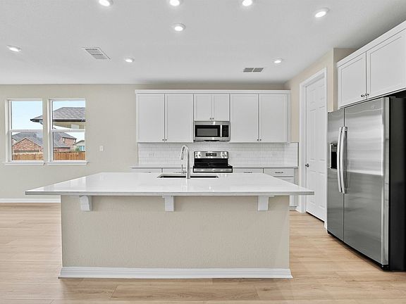 3rd image of 124 Jasmine Lane